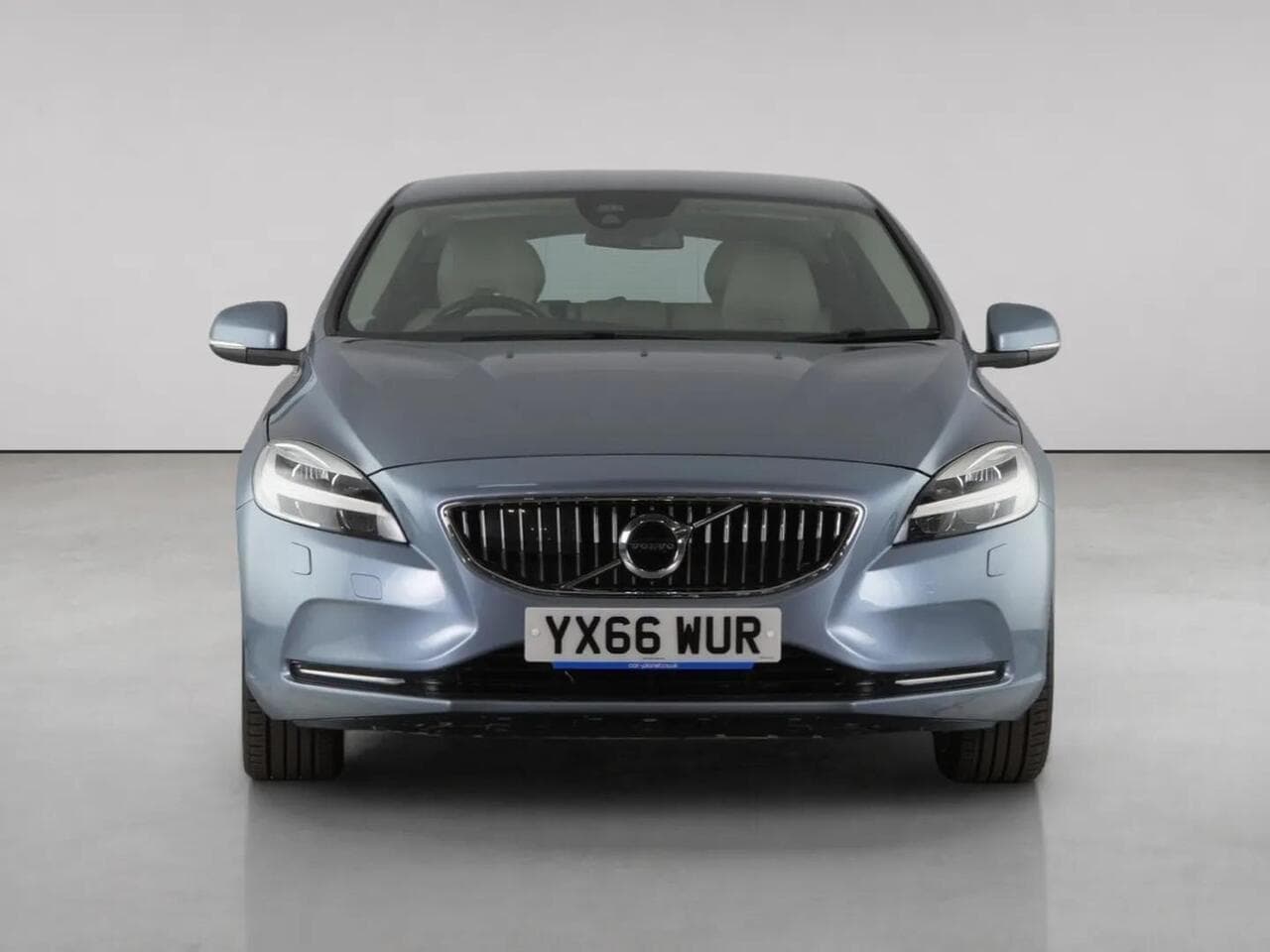 Volvo V40 thumbnail Front