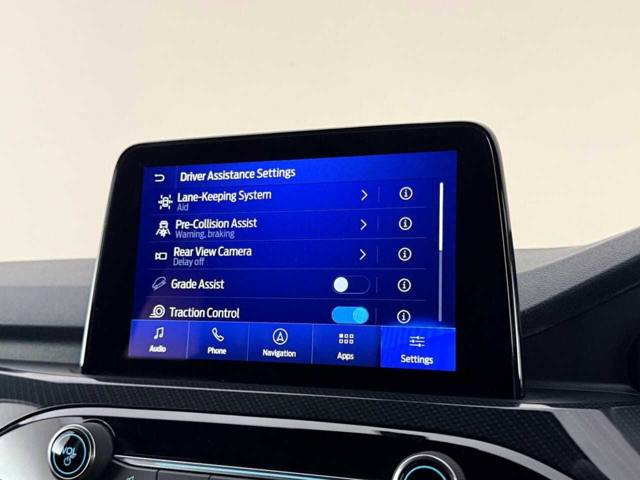 Ford Kuga thumbnail Infotainment System