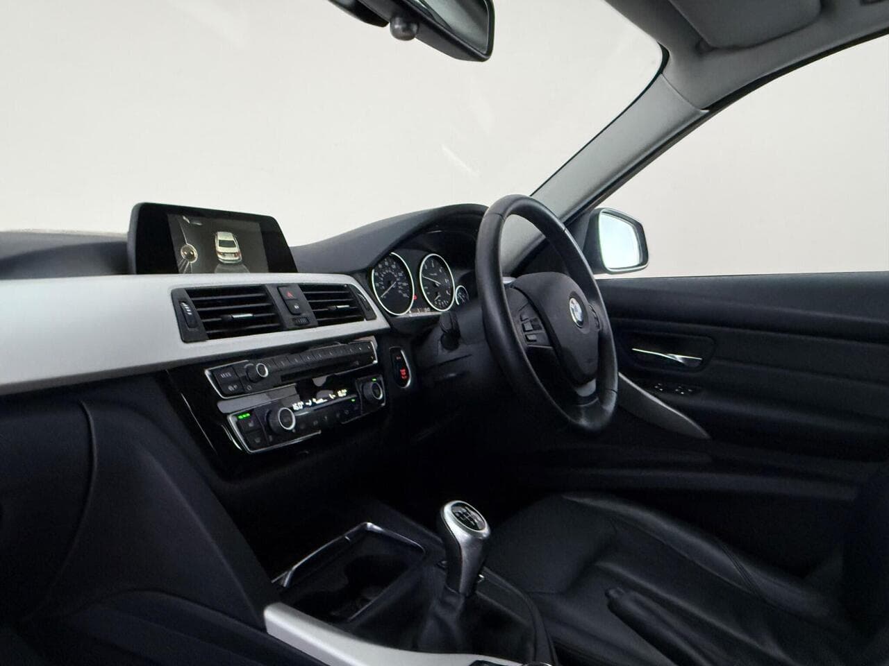 BMW 3 Series thumbnail Interior Front