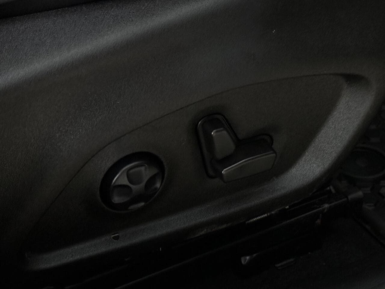Jeep Compass thumbnail Misc Controls