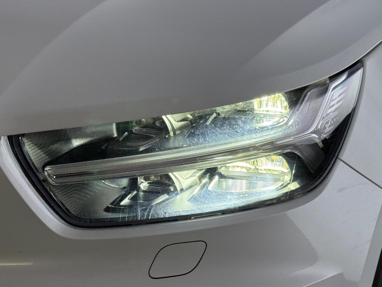 Volvo XC40 thumbnail Lights Front
