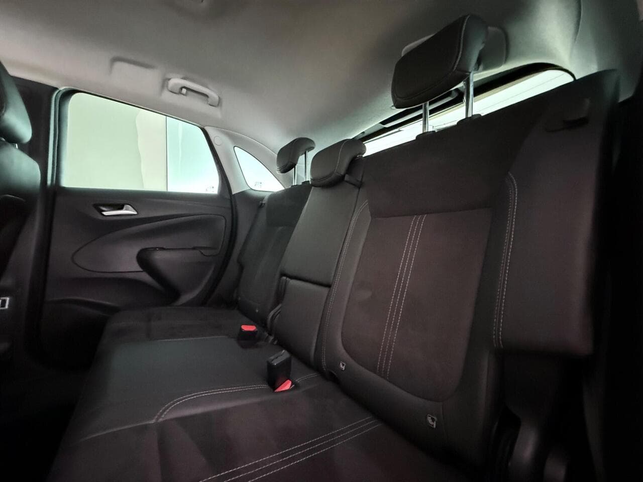 Vauxhall Crossland thumbnail Seats Rear