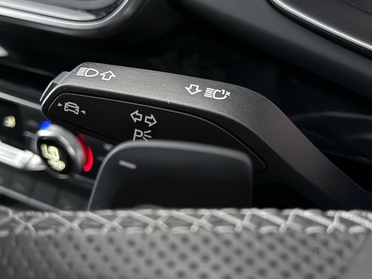 Audi Q5 thumbnail Misc Controls