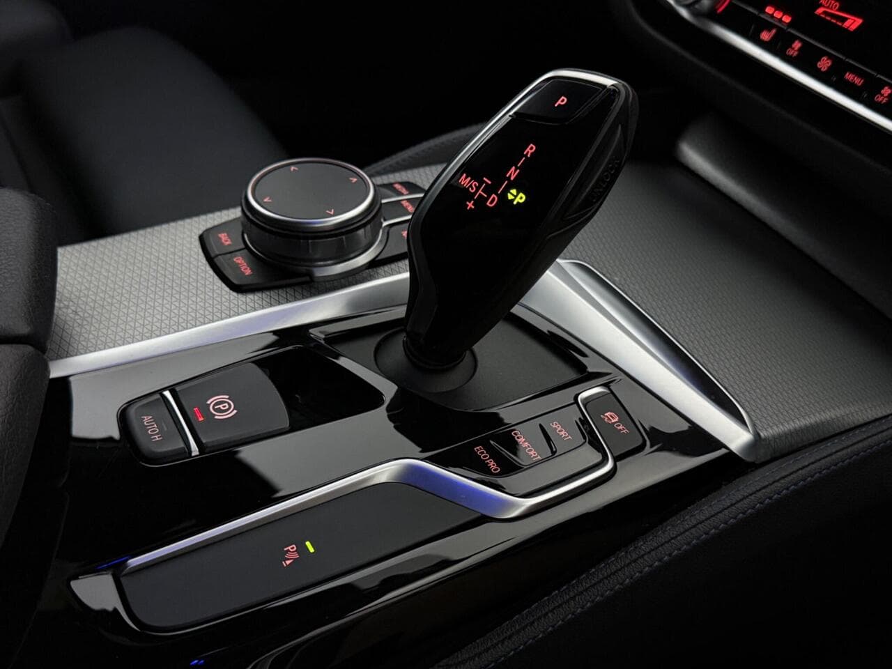 BMW 5 Series thumbnail Interior Front