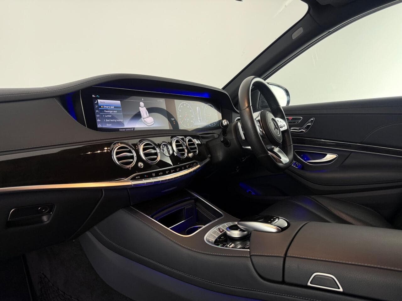 Mercedes-Benz S Class thumbnail Interior Front
