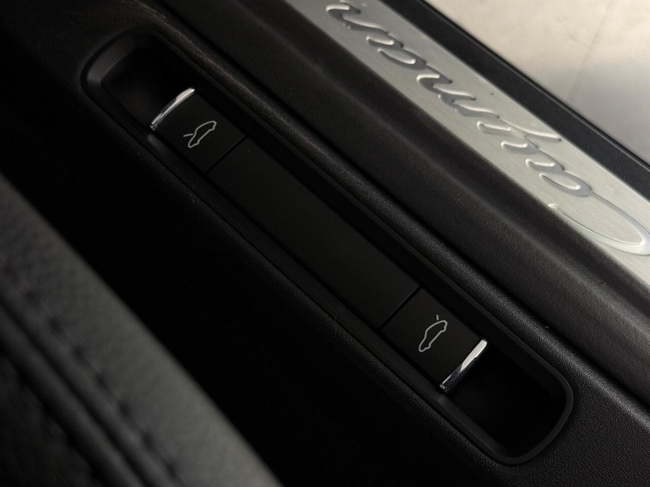 Porsche 718 Cayman thumbnail Inconclusive