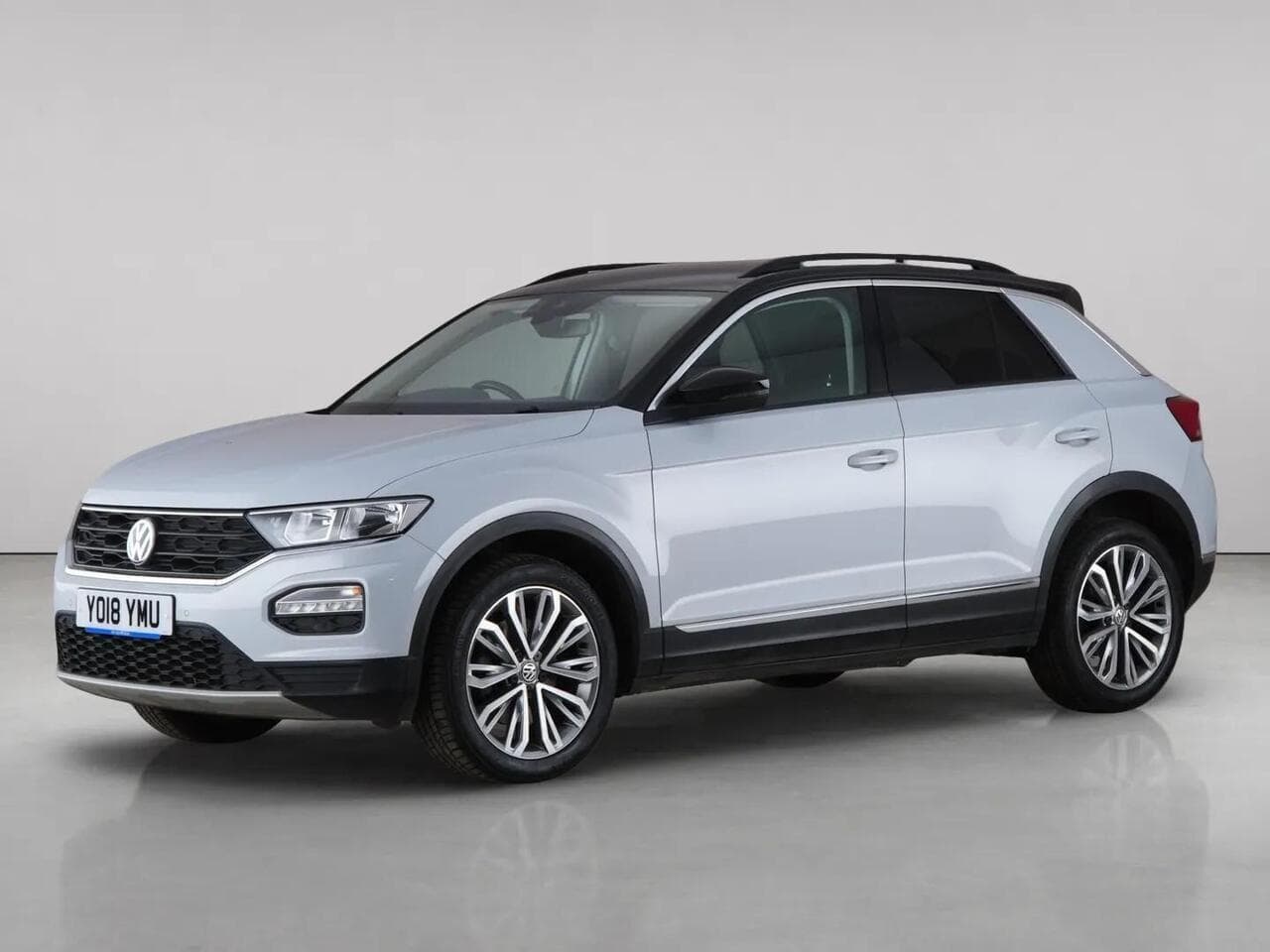 Volkswagen T-Roc thumbnail Front Left