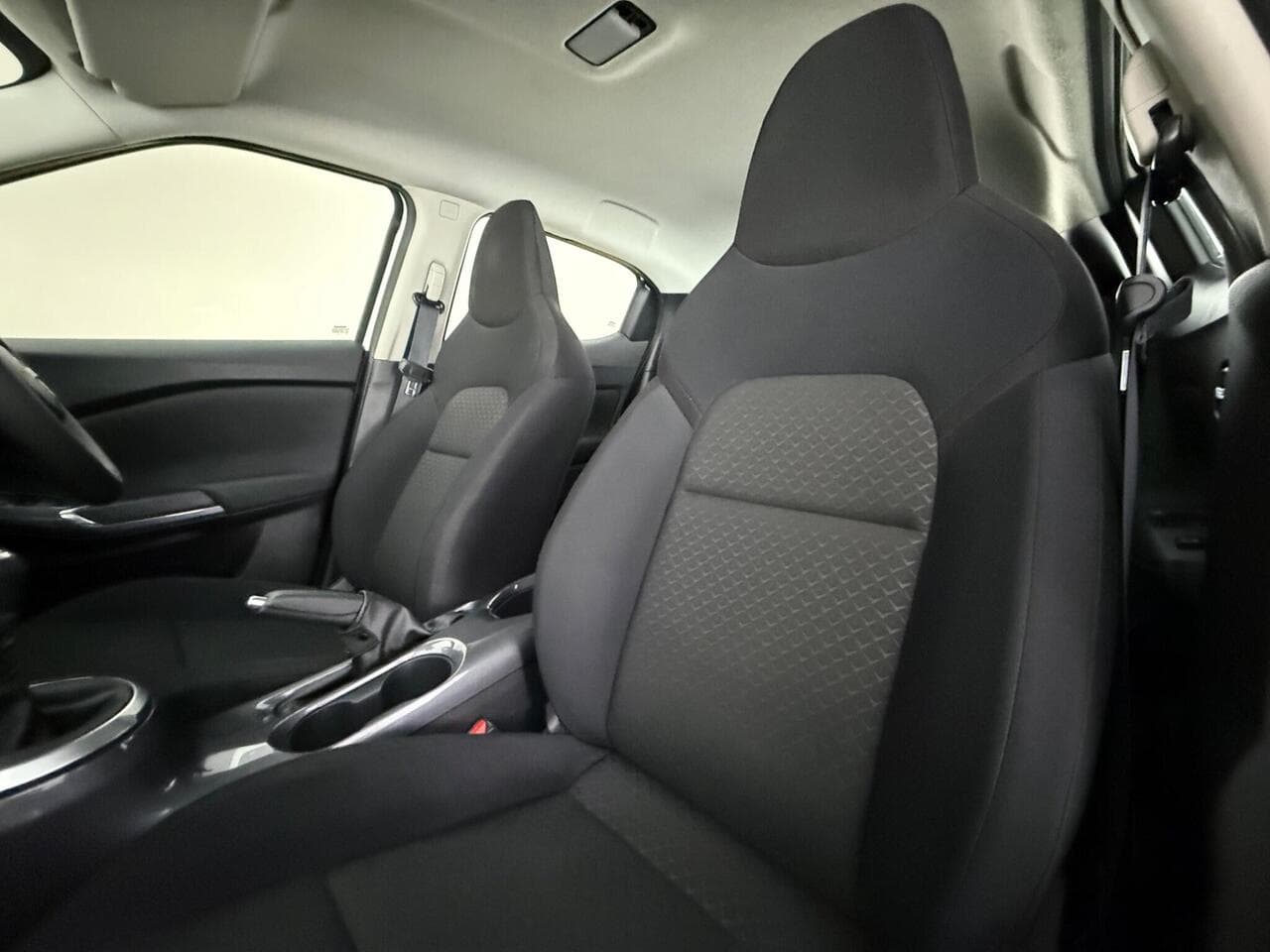 Nissan Juke thumbnail Seat Front Passenger
