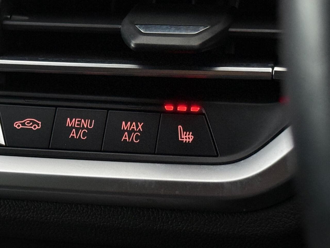BMW 3 Series thumbnail Misc Controls