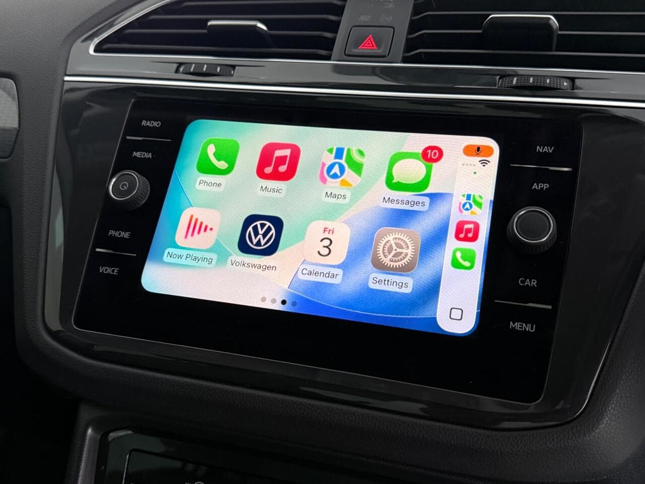 Volkswagen Tiguan thumbnail Infotainment System