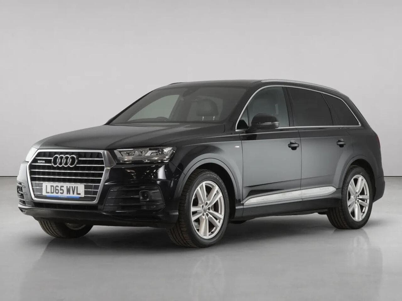 Audi Q7 thumbnail Front Left