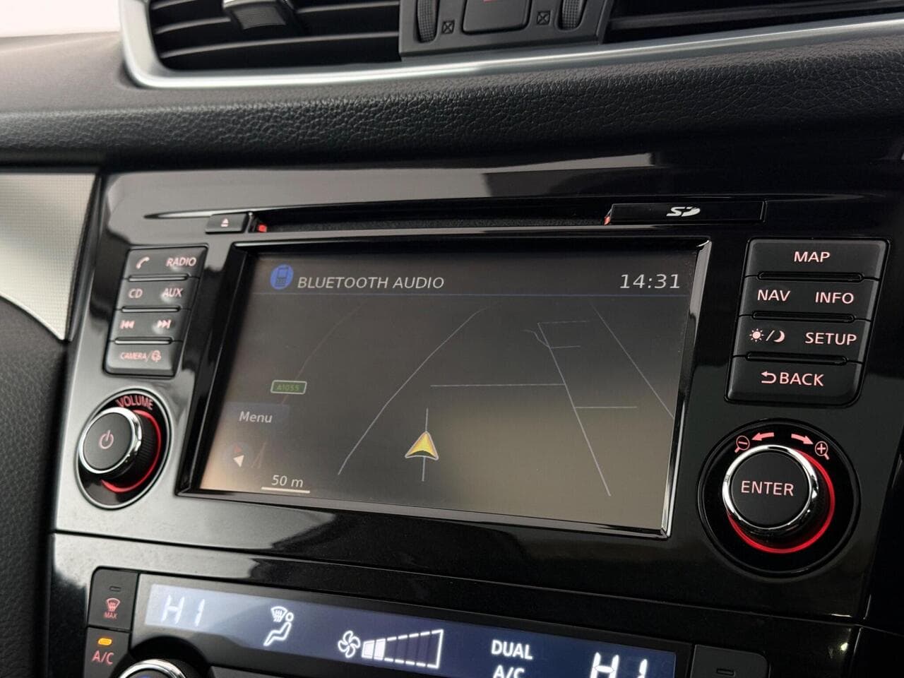 Nissan Qashqai thumbnail Infotainment System