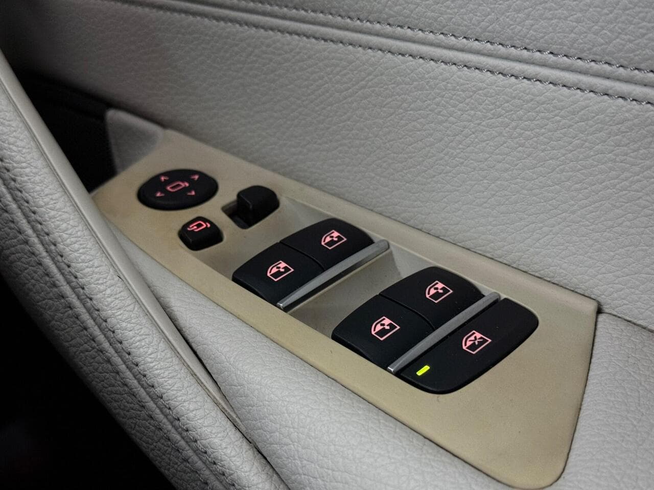 BMW 5 Series thumbnail Misc Controls