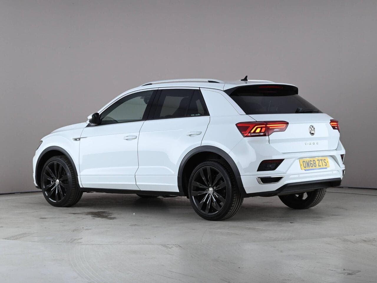 Volkswagen T-Roc thumbnail Rear Left
