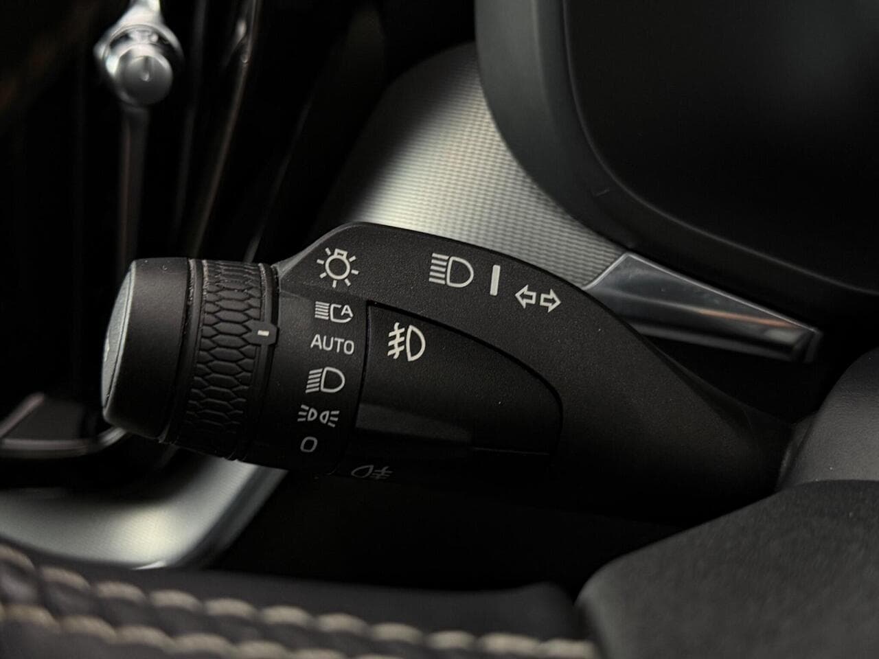 Volvo XC60 thumbnail Misc Controls