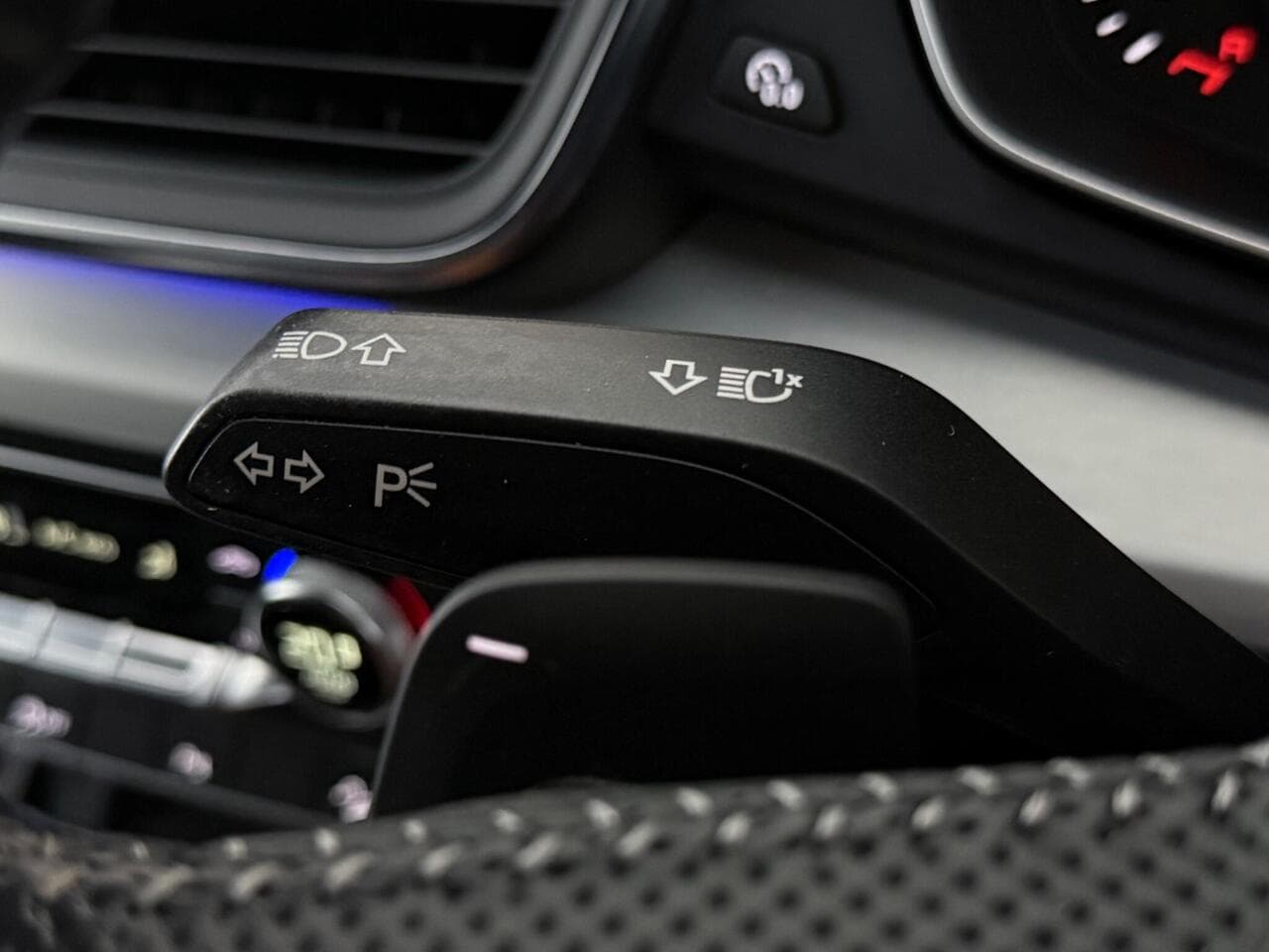 Audi Q5 thumbnail Misc Controls