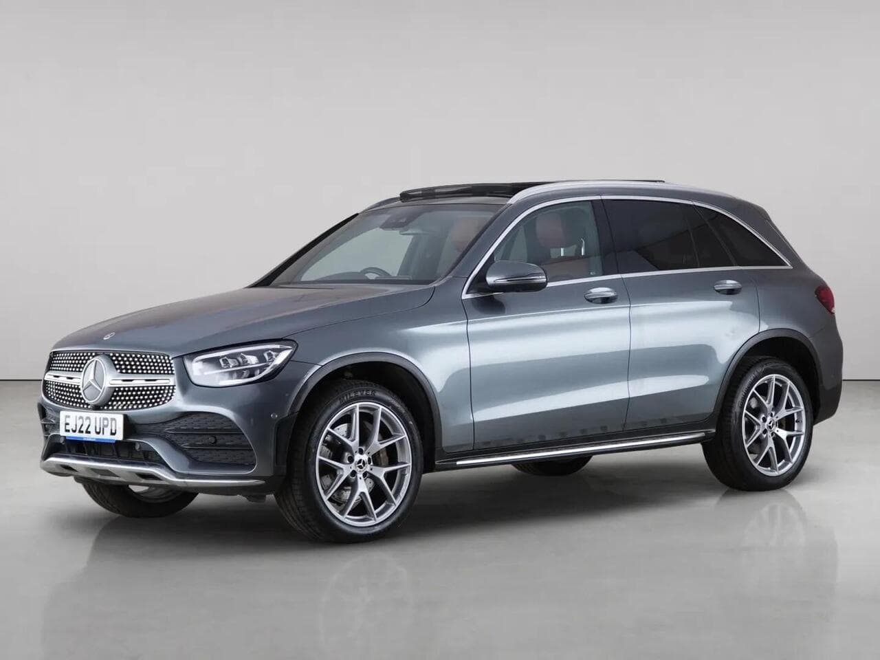 Mercedes-Benz GLC thumbnail Front Left