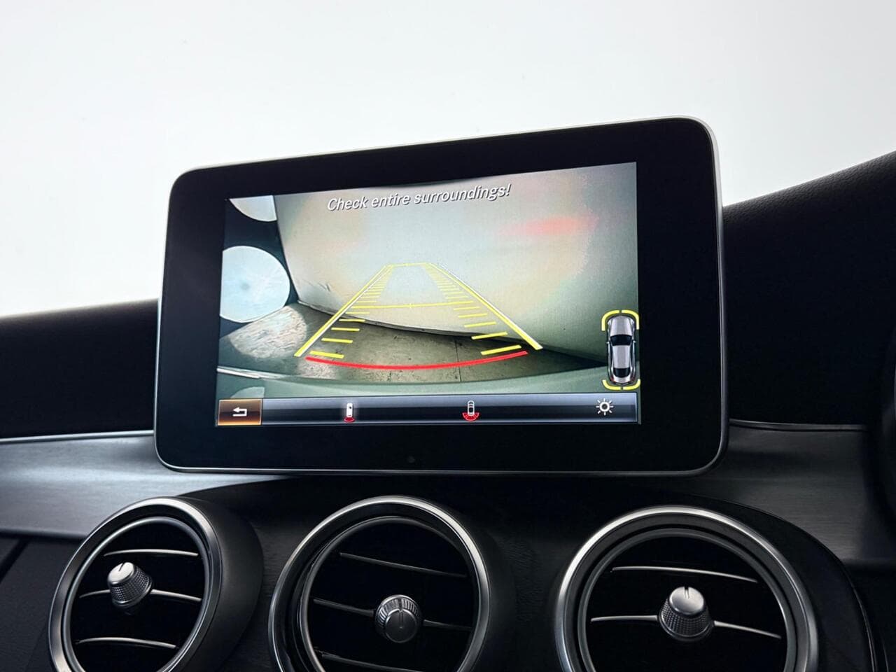 Mercedes-Benz C Class thumbnail Infotainment System