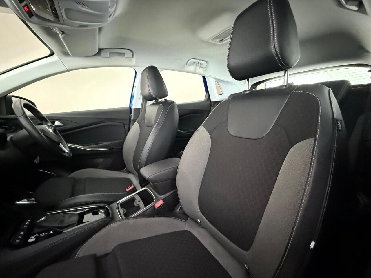 Vauxhall Grandland X thumbnail Seat Front Passenger