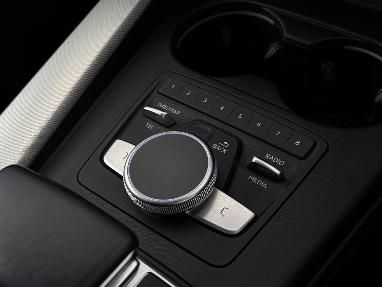 Audi A4 thumbnail Misc Controls