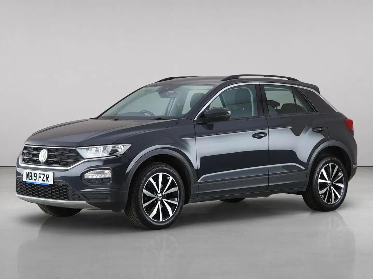 Volkswagen T-Roc thumbnail Front Left