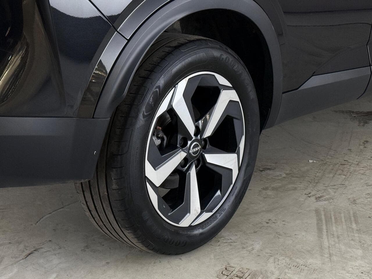 Nissan Qashqai thumbnail Wheel
