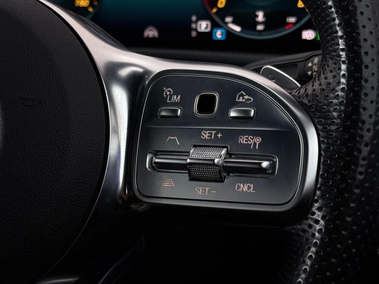 Mercedes-Benz A Class thumbnail Misc Controls
