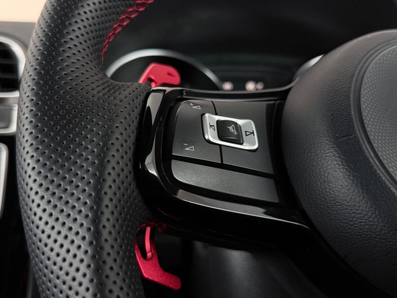 Volkswagen Polo thumbnail Misc Controls