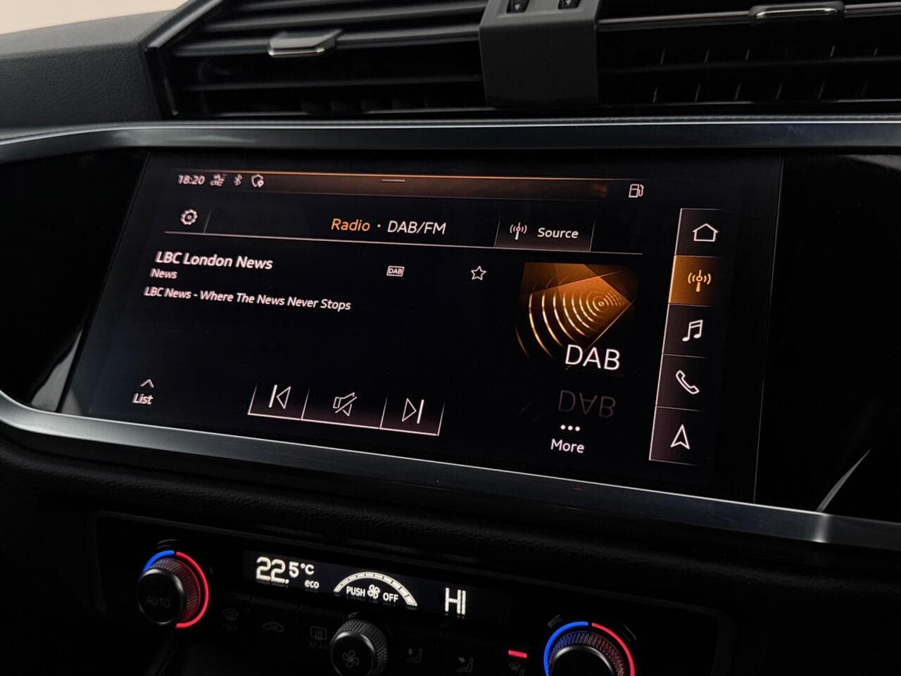 Audi Q3 thumbnail Infotainment System