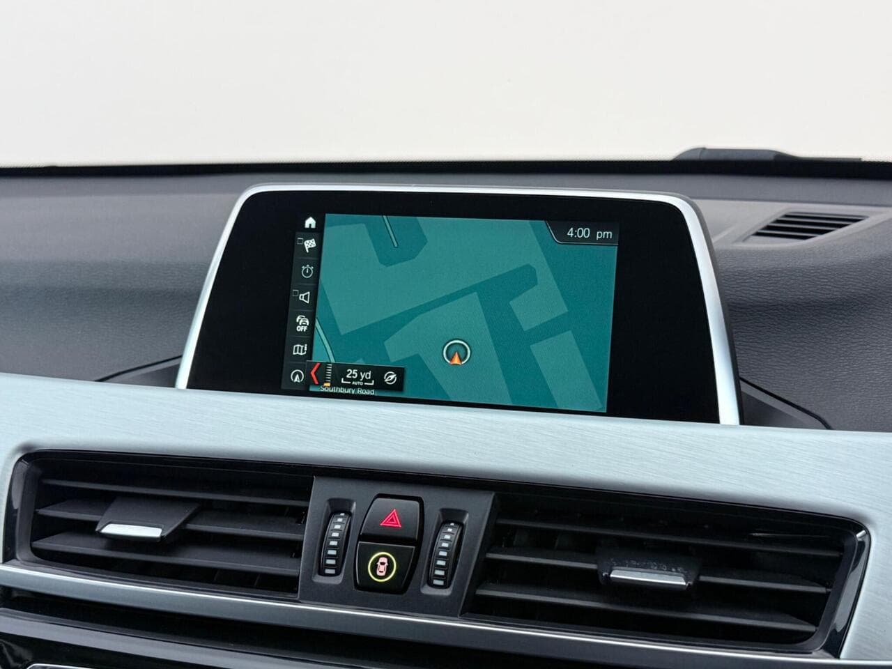 BMW X1 thumbnail Infotainment System