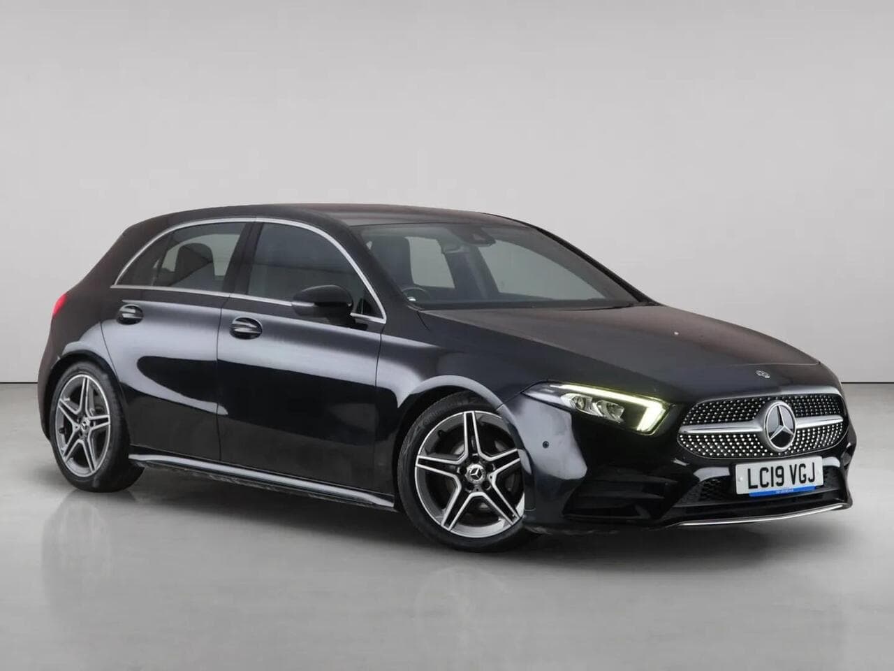 Mercedes-Benz A Class - Mercedes-Benz A Class 1.3 A200 AMG Line (Executive) Hatchback 5dr Petrol 7G-DCT Euro 6 (s/s) (163 ps)
