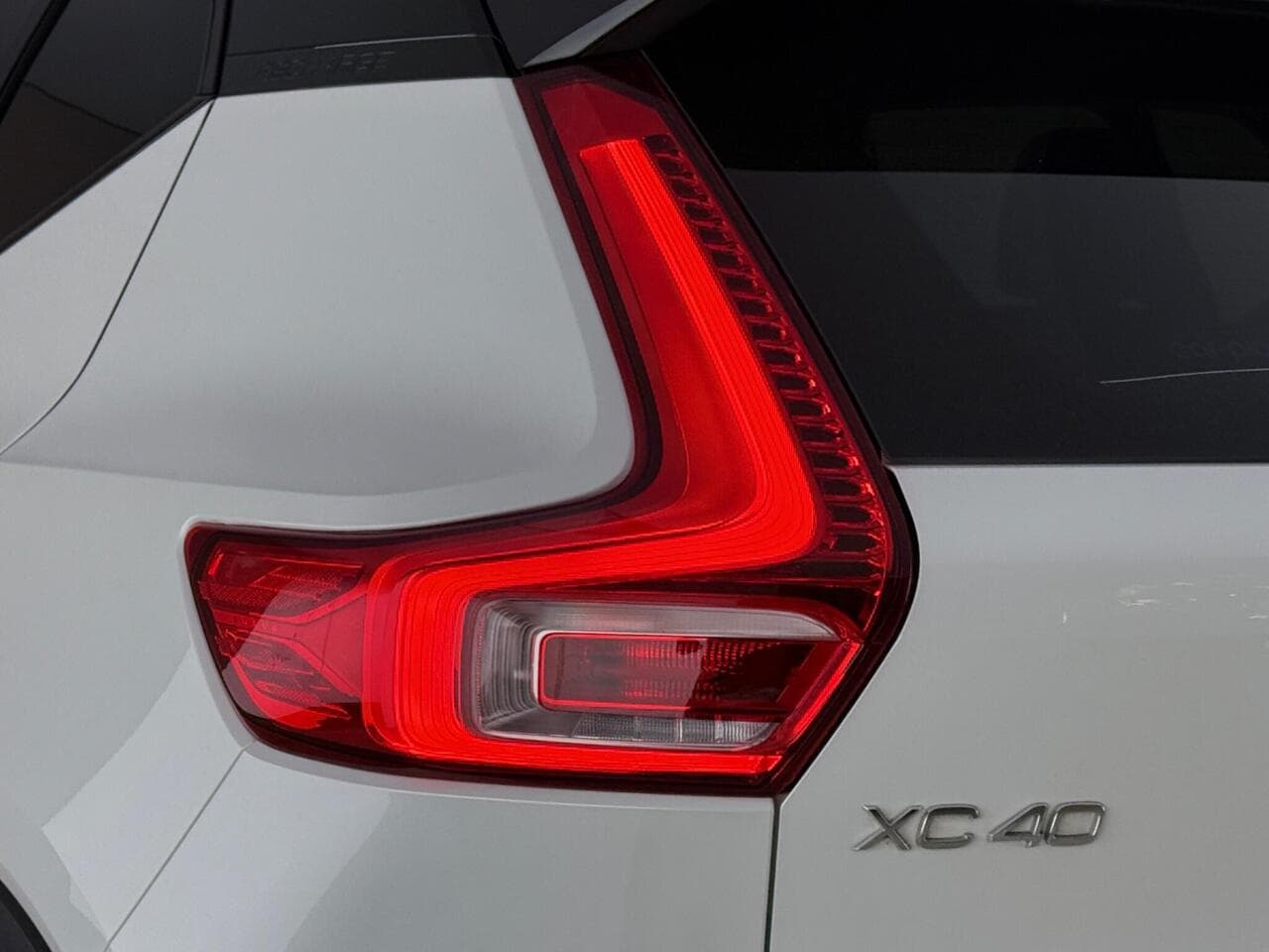 Volvo XC40 thumbnail Lights Rear