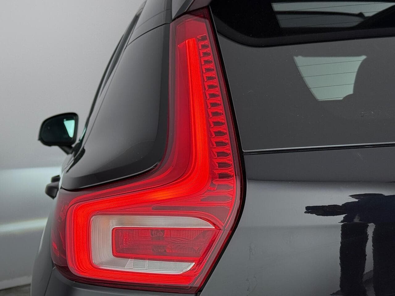 Volvo XC40 thumbnail Lights Rear