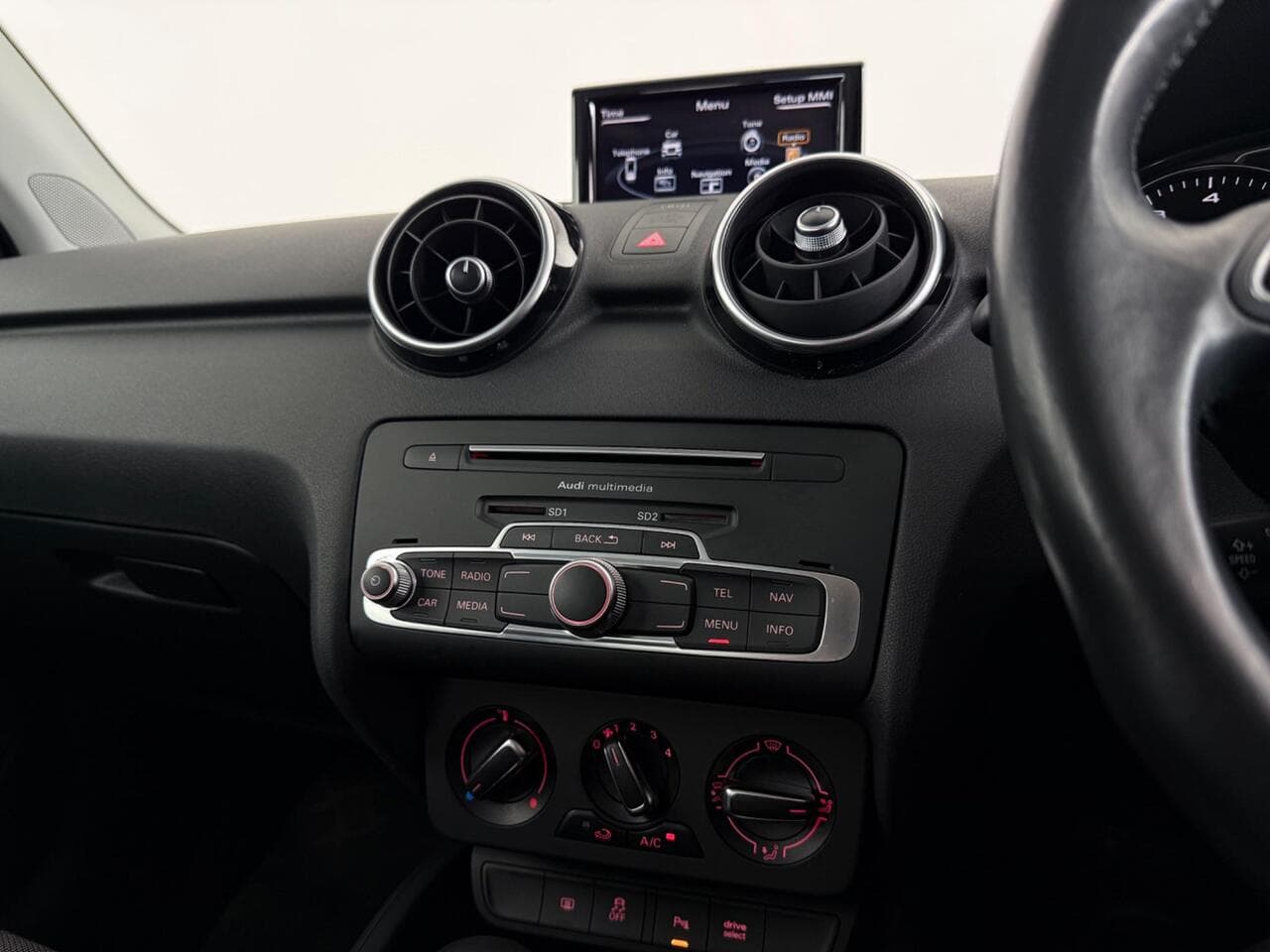 Audi A1 thumbnail Misc Controls