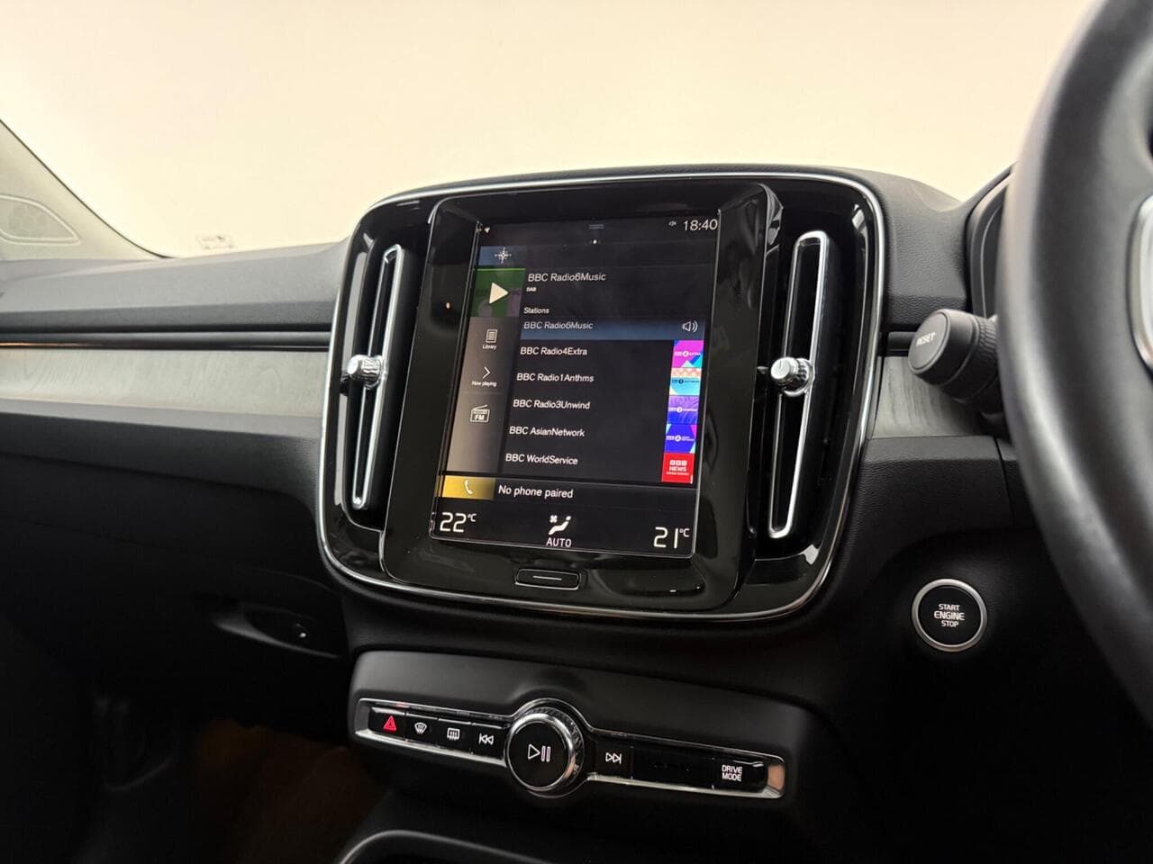 Volvo XC40 thumbnail Infotainment System