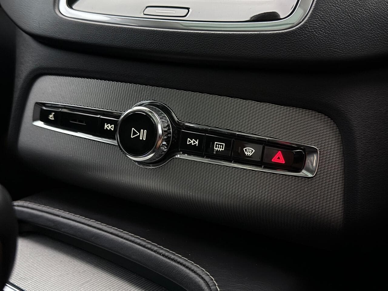 Volvo XC90 thumbnail Misc Controls