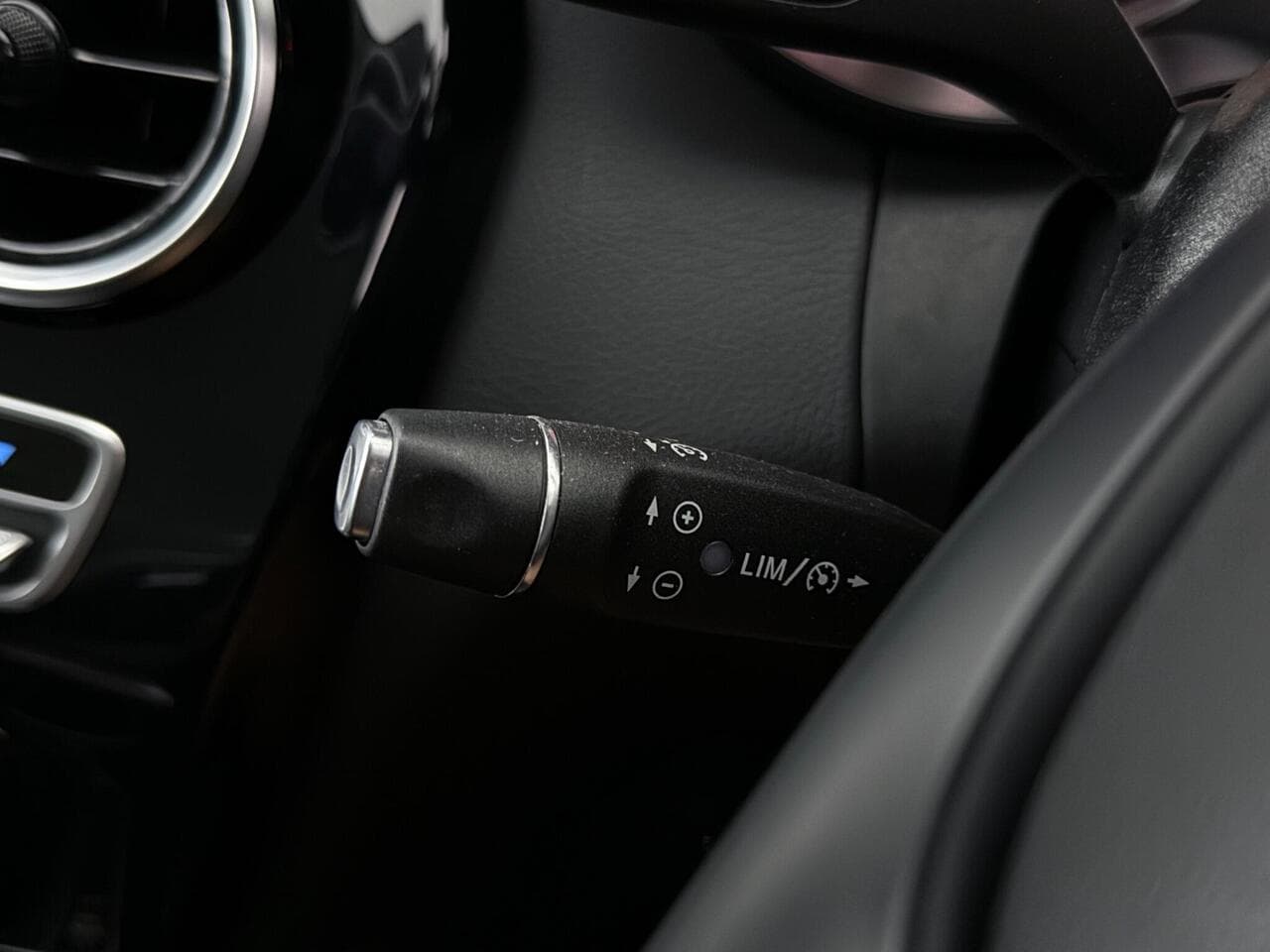 Mercedes-Benz C Class thumbnail Misc Controls