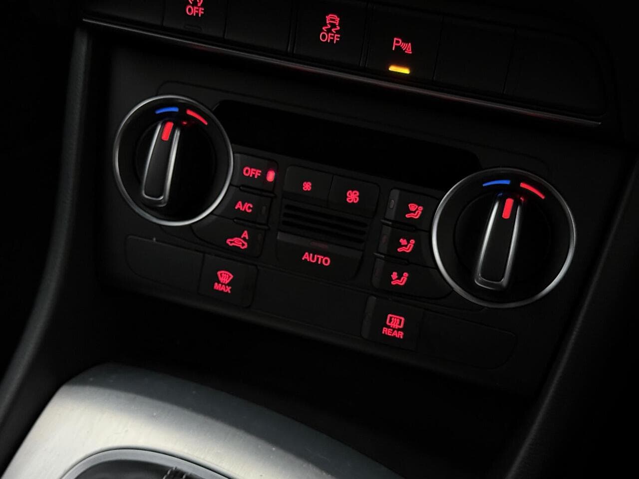 Audi Q3 thumbnail Misc Controls