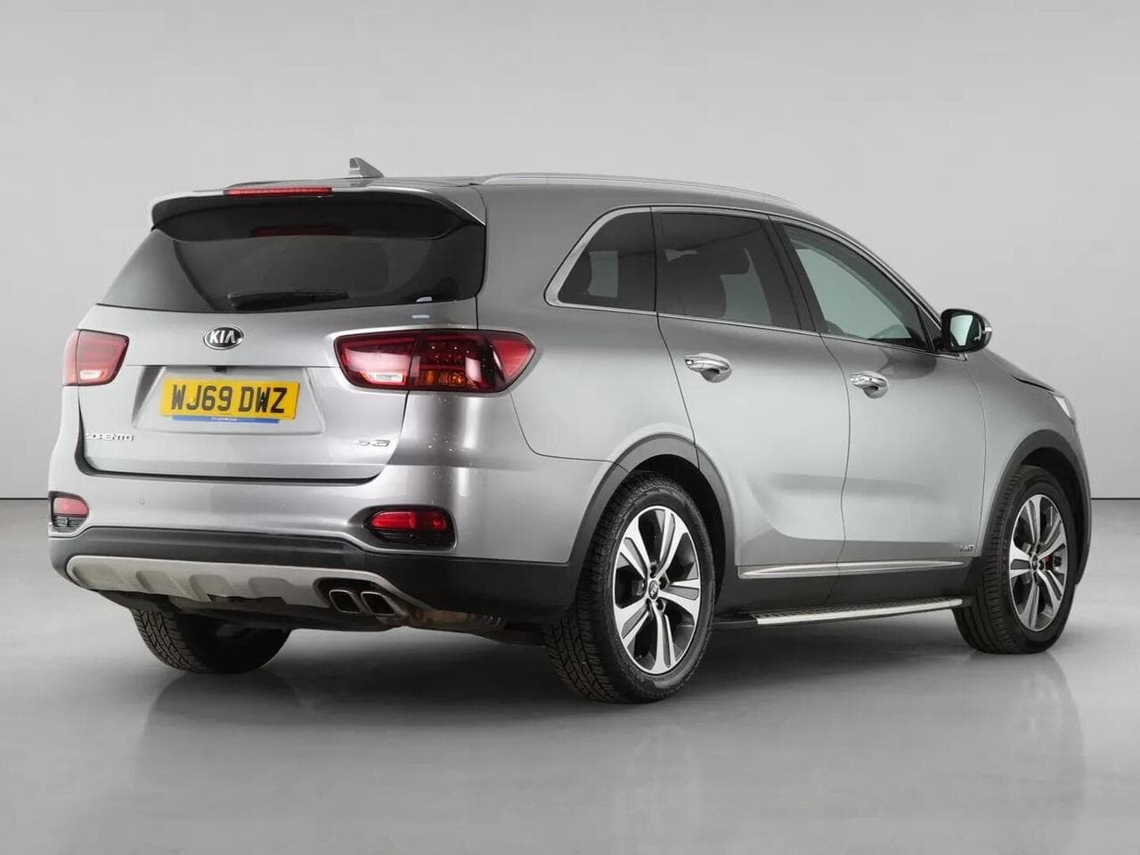 Kia Sorento thumbnail Rear Right