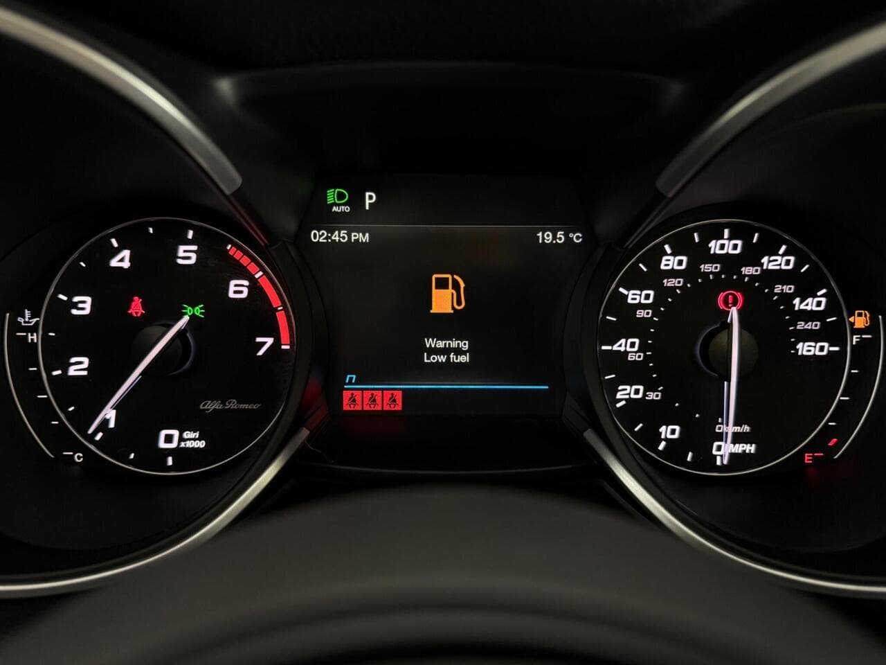 Alfa Romeo Stelvio thumbnail Driver Instruments
