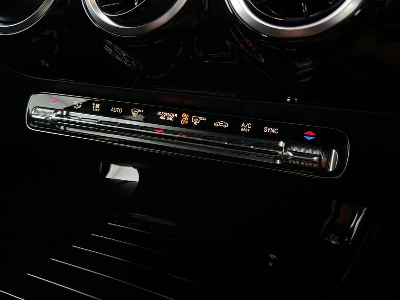 Mercedes-Benz A Class thumbnail Misc Controls