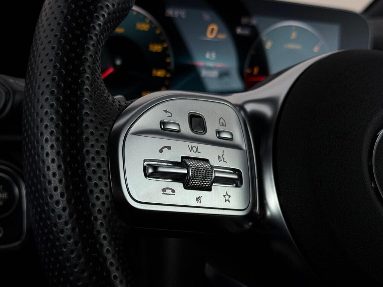 Mercedes-Benz A Class thumbnail Misc Controls