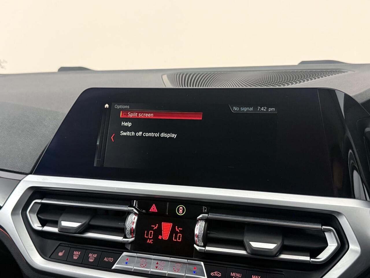 BMW 3 Series thumbnail Infotainment System