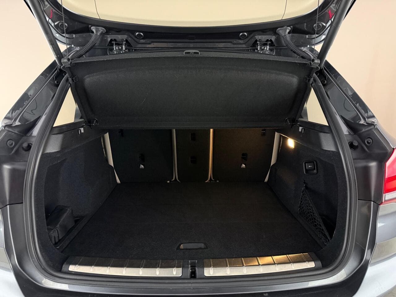BMW X1 thumbnail Boot