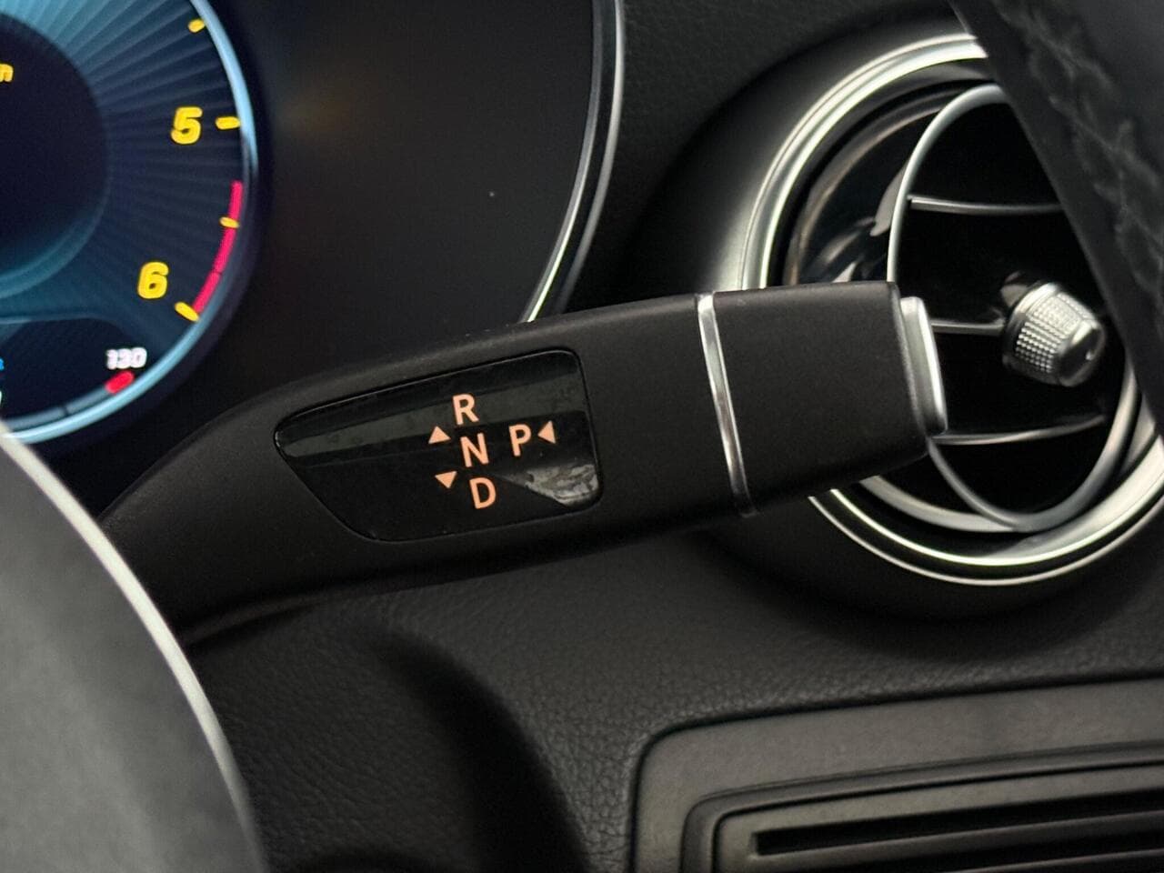 Mercedes-Benz GLC thumbnail Misc Controls
