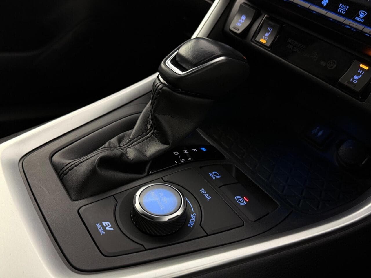 Toyota RAV4 thumbnail Misc Controls