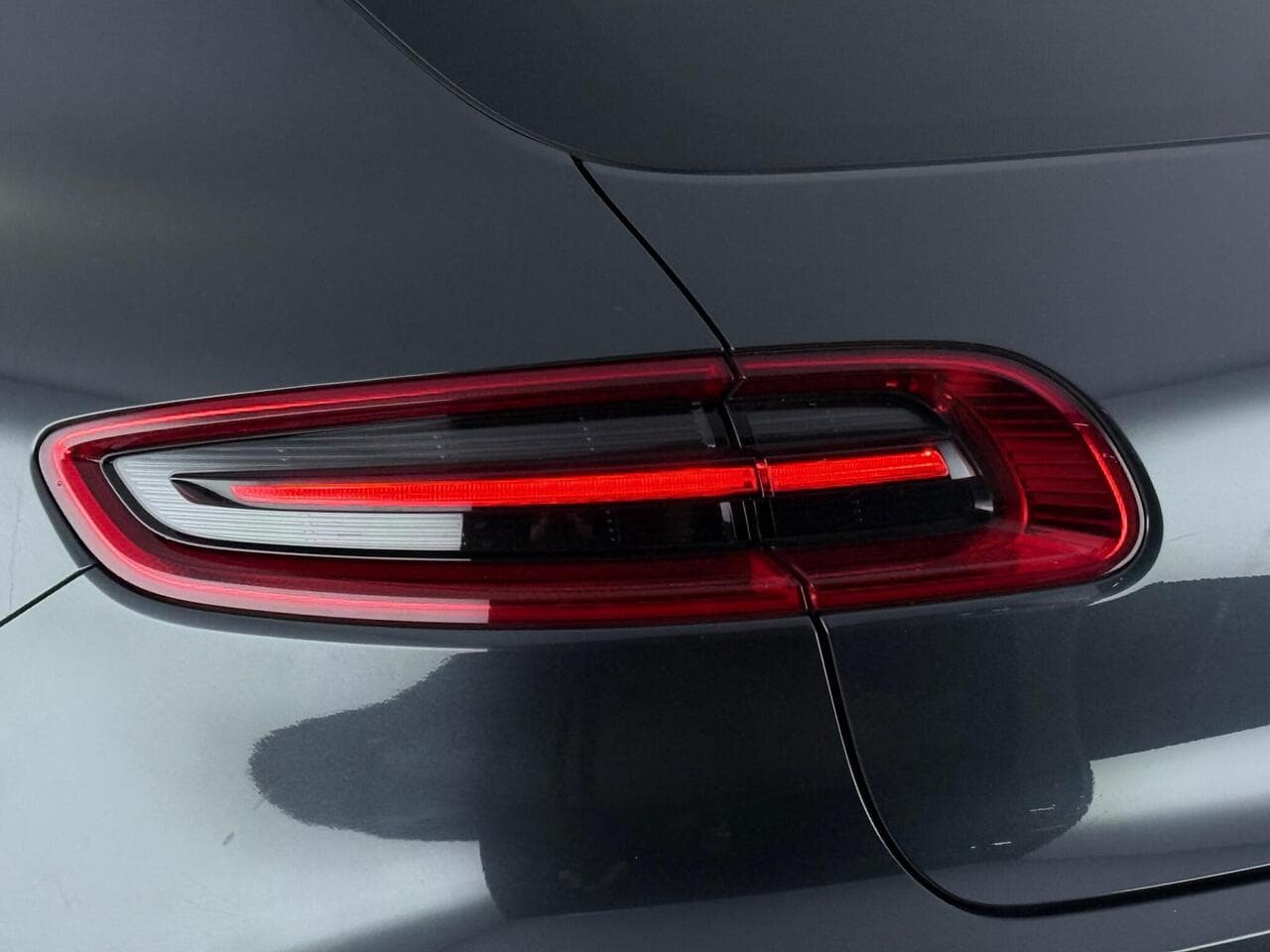 Porsche Macan thumbnail Lights Rear