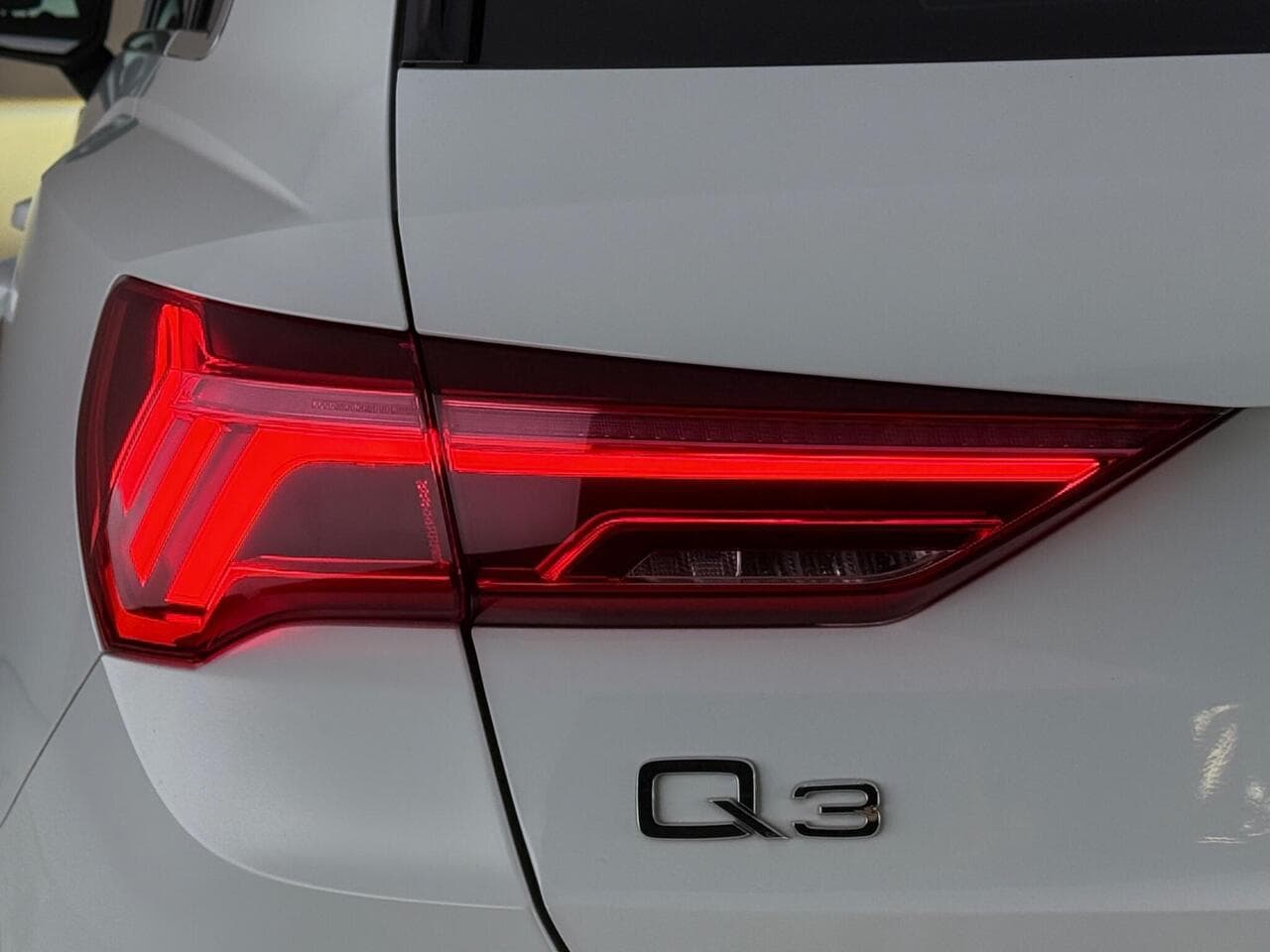 Audi Q3 thumbnail Lights Rear