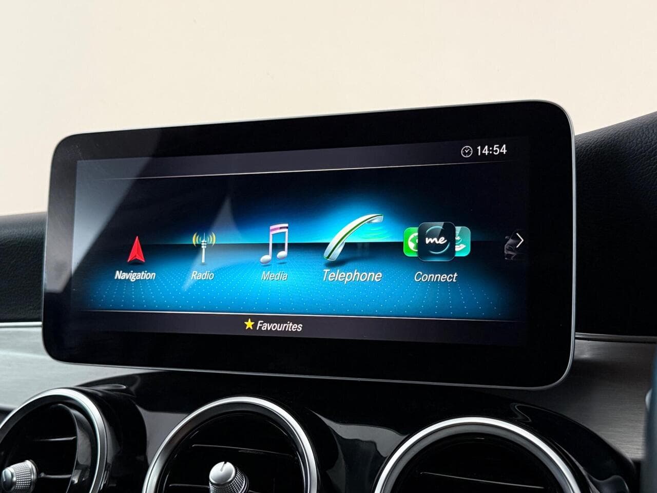 Mercedes-Benz C Class thumbnail Infotainment System