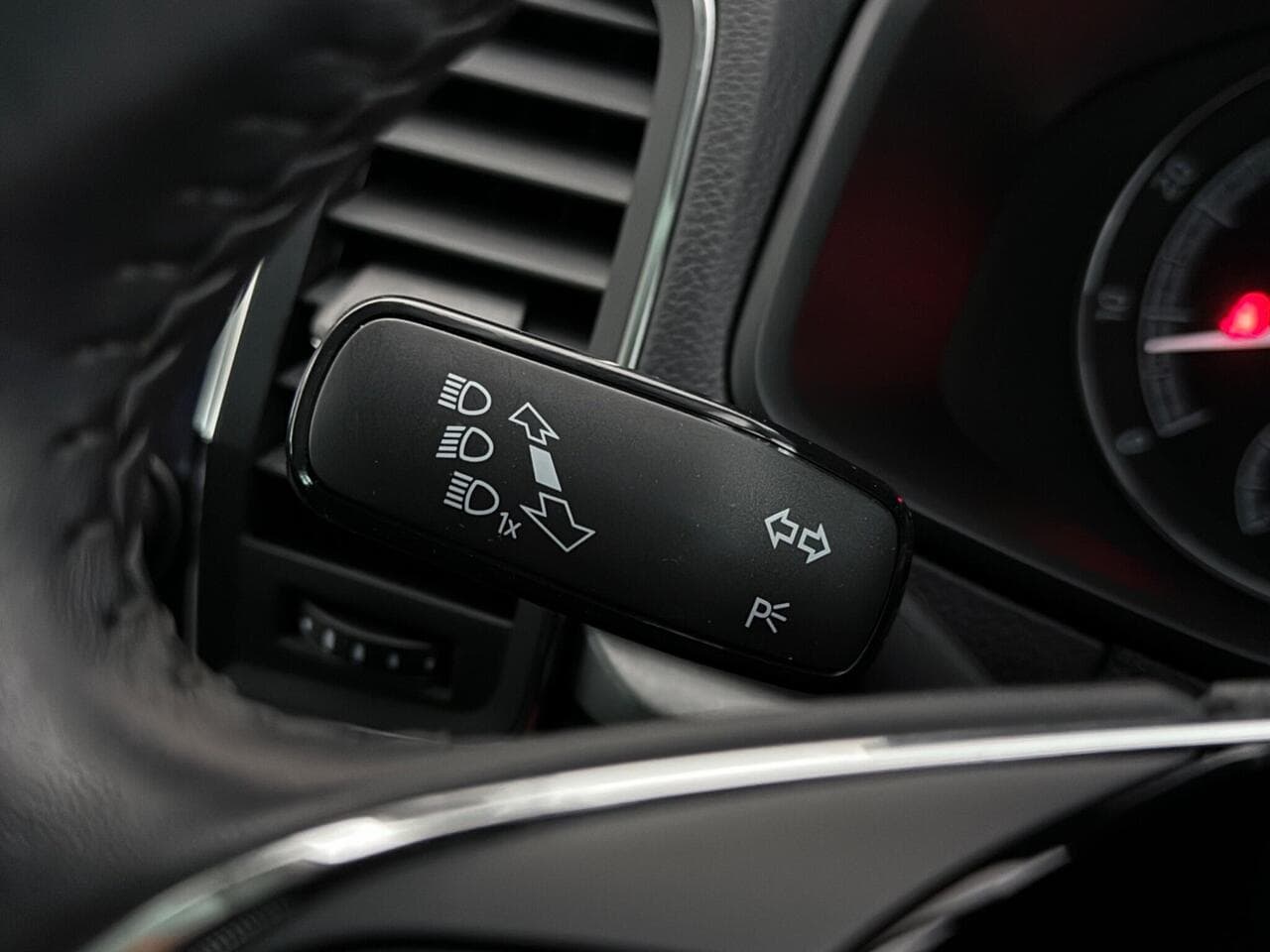 Skoda Karoq thumbnail Misc Controls